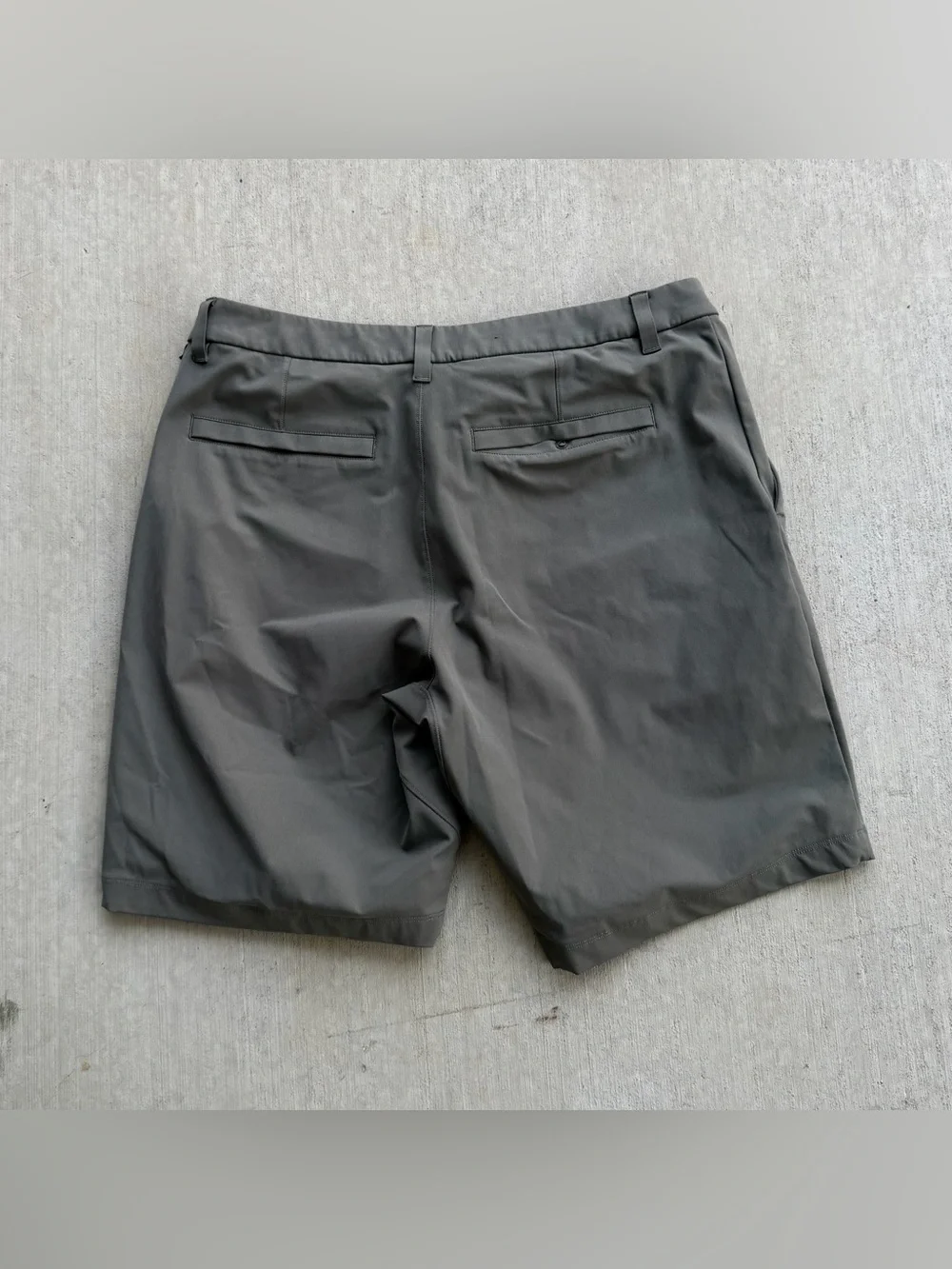 Lululemon ABC Classic Fit Shorts Men Size 34 Olive Stretch Golf